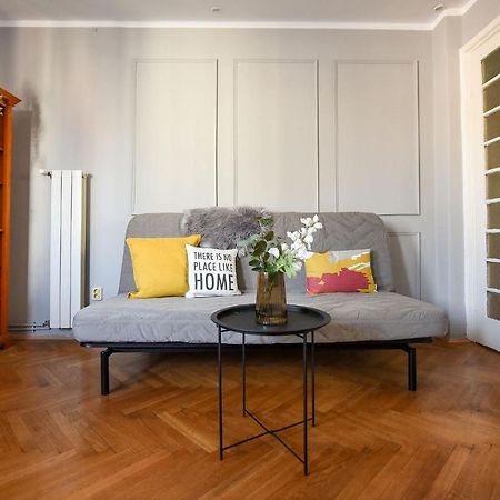 Stylish & Spacious Apartment Near The Old Town - A Touch Of History, A Dash Of Modernity Bukarest Exterior foto