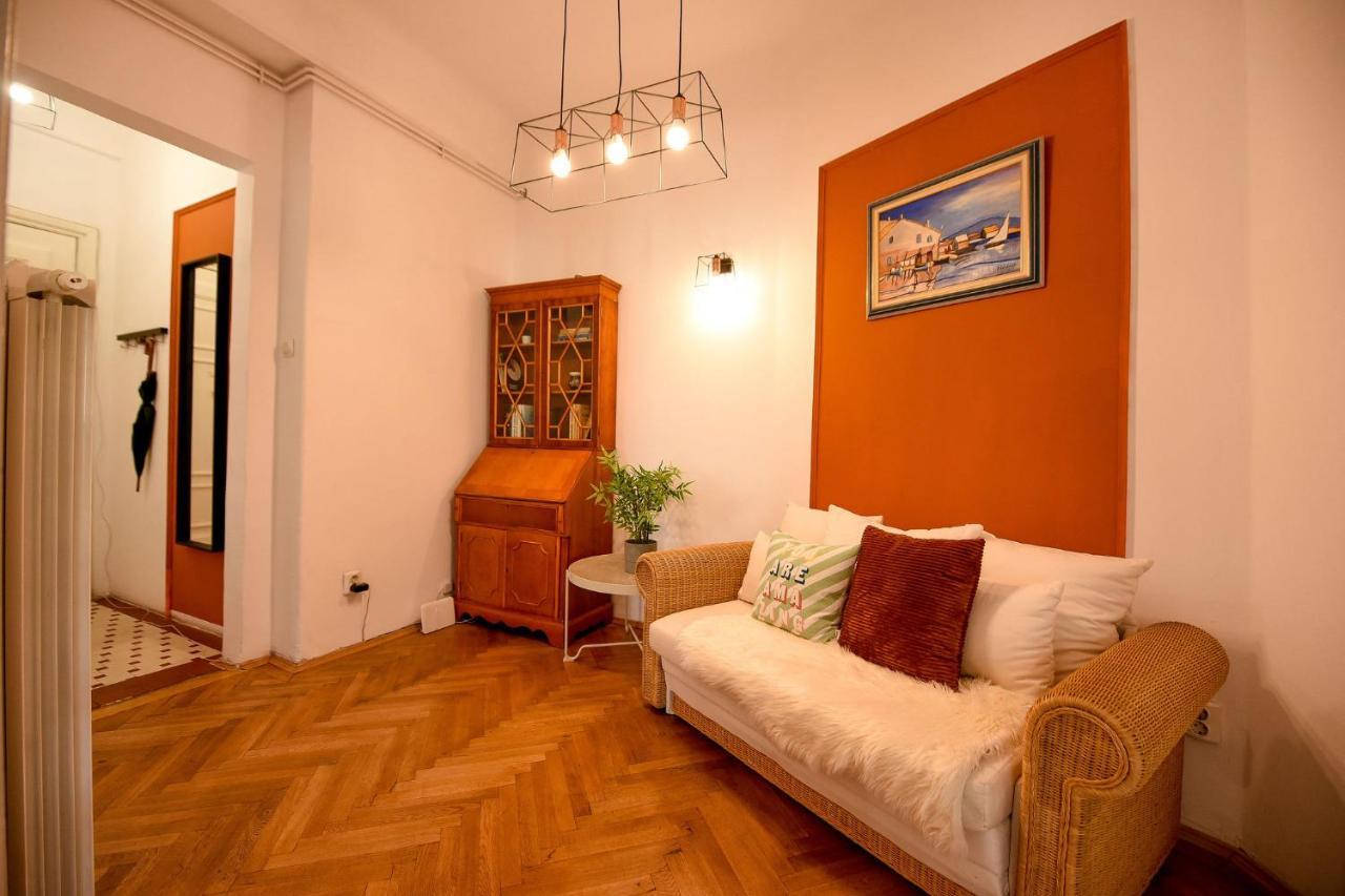 Stylish & Spacious Apartment Near The Old Town - A Touch Of History, A Dash Of Modernity Bukarest Exterior foto
