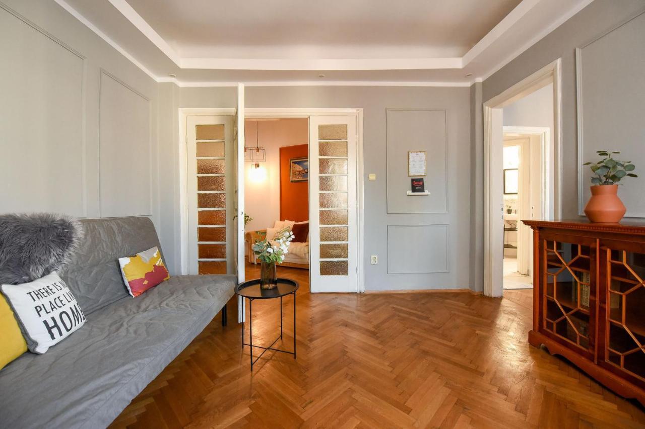 Stylish & Spacious Apartment Near The Old Town - A Touch Of History, A Dash Of Modernity Bukarest Exterior foto