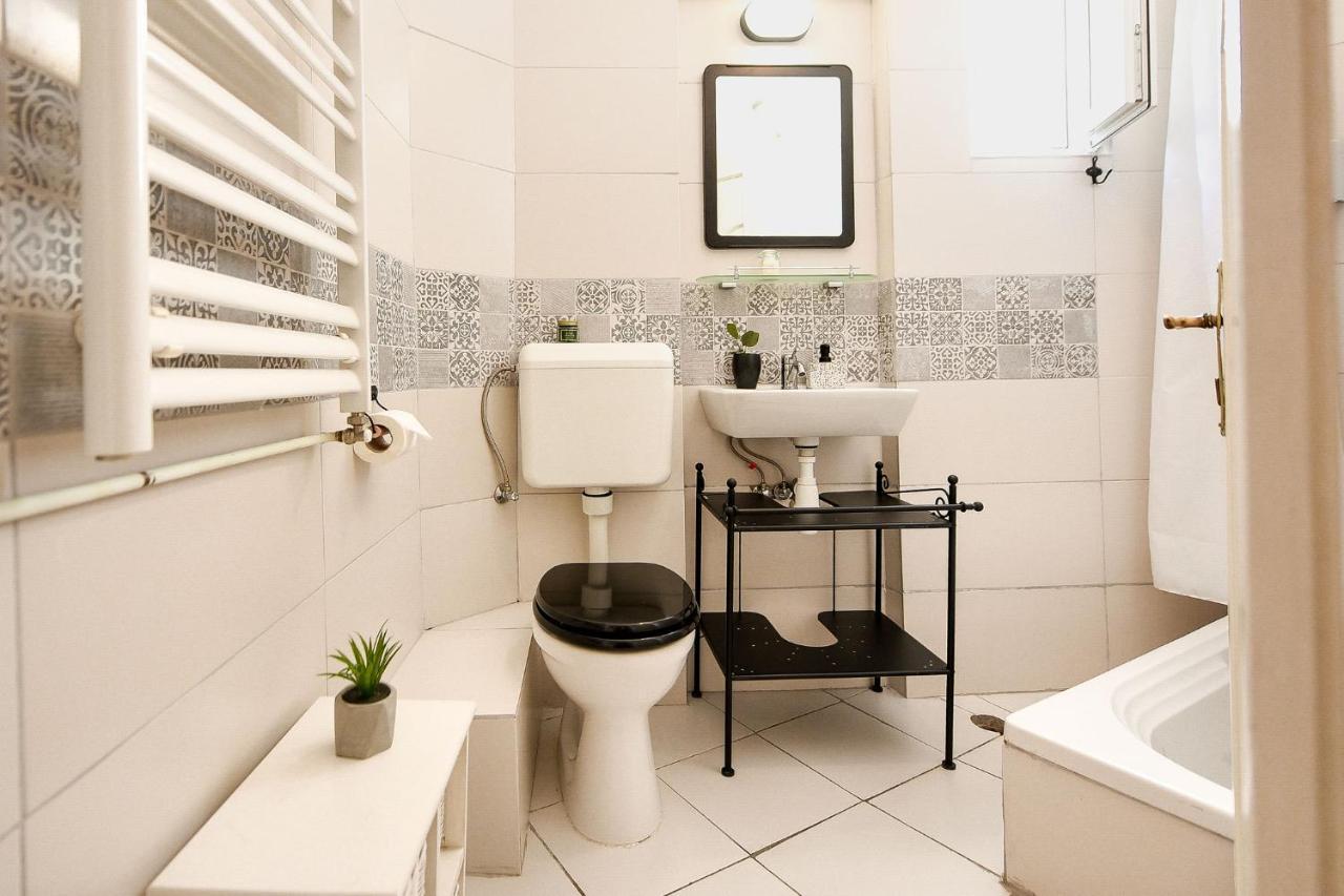 Stylish & Spacious Apartment Near The Old Town - A Touch Of History, A Dash Of Modernity Bukarest Exterior foto