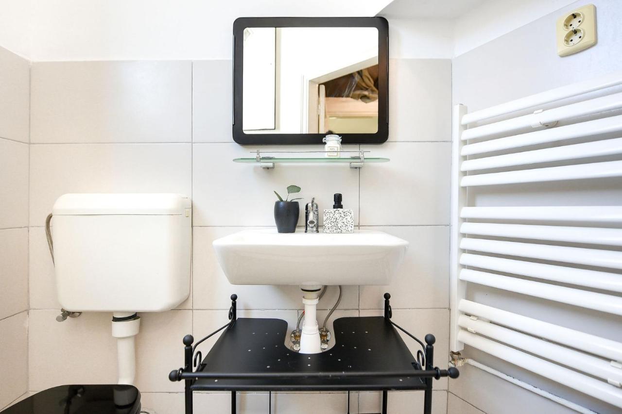 Stylish & Spacious Apartment Near The Old Town - A Touch Of History, A Dash Of Modernity Bukarest Exterior foto